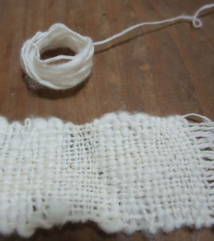 綿を紡ぐ、布を織る